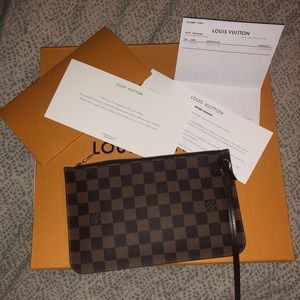 LV pouch